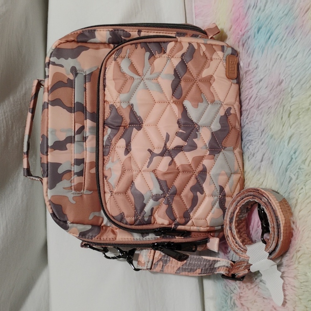 (#27 New Lug Ranger RFID Blocking 2 Camo Rose Crossbody Bag